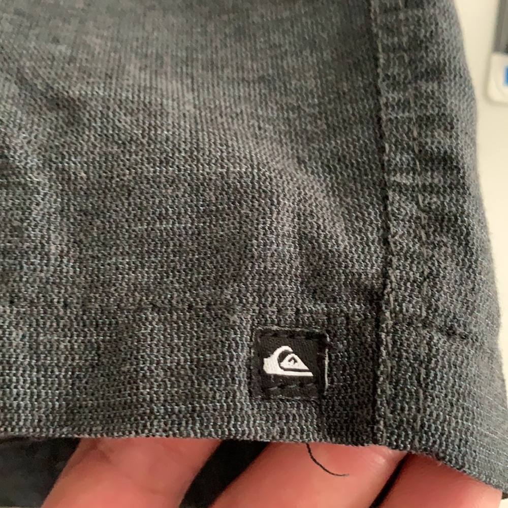 Quiksilver Shorts - Picture 3 of 5
